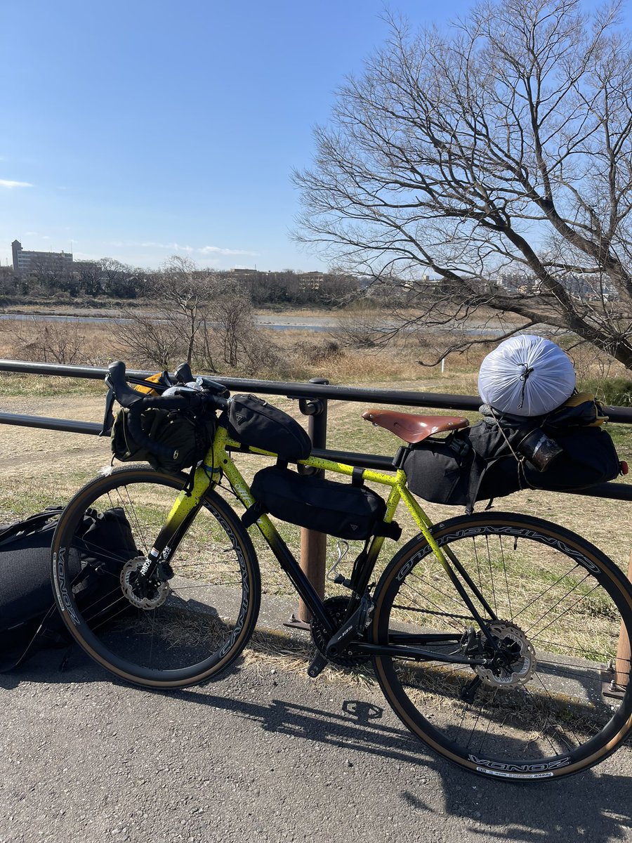 TLEATACStaff's tweet photo. 初バイクパッキング。軍幕とスナグパックが重すぎる。ULは高すぎる。#新米牧師ヨハネ　#スタッフの日常　#ソロキャンプ https://t.co/abiBtZ294p