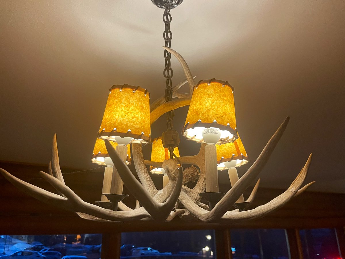 cprwarner's tweet photo. Giving the rebooted El Rancho a try in Evergreen. The place is hopping. Wore my @RockmountRW https://t.co/E5UUbH4uEW