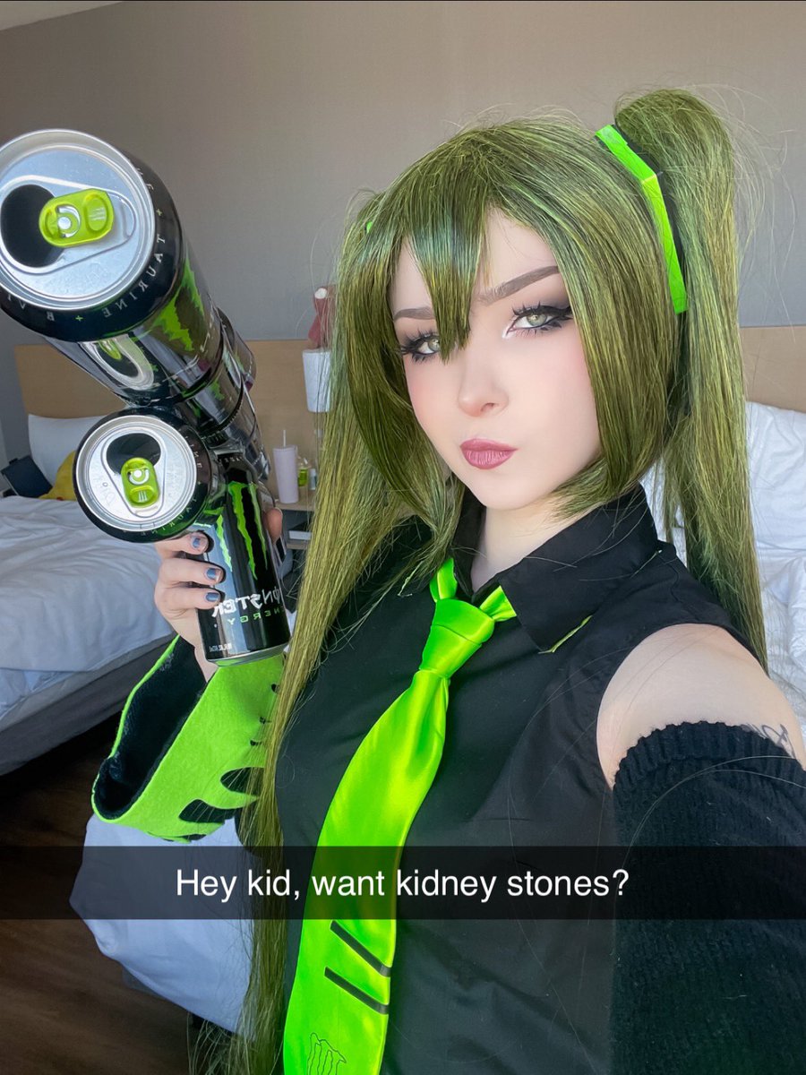 Monster miku is my fav 😳 sneesnaw @realsneesnaw