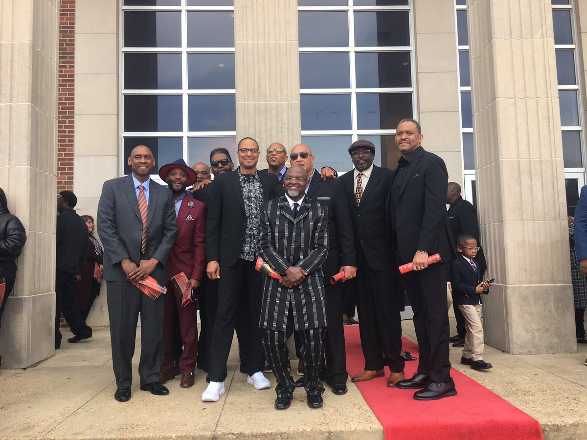 starchamps4life's tweet photo. Went to Grambling to celebrate the Life and Legacy of my mentor and high school coach, so my team told me, “we gotcha.” Won our 4th conference championship in a row🦾🦾🦾🦾 #The Lyons’ Tree #Hoop Squad #hoopty hoopty hoop squad💪 https://t.co/PIIXQfvDTY