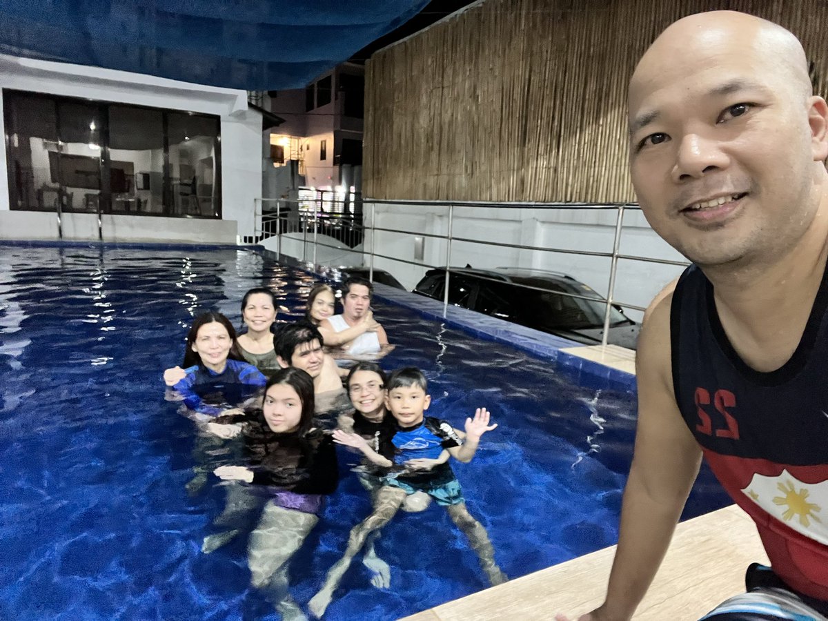 robert_roces's tweet photo. Weekend bonding with the whole family. https://t.co/UXiQTYziKe
