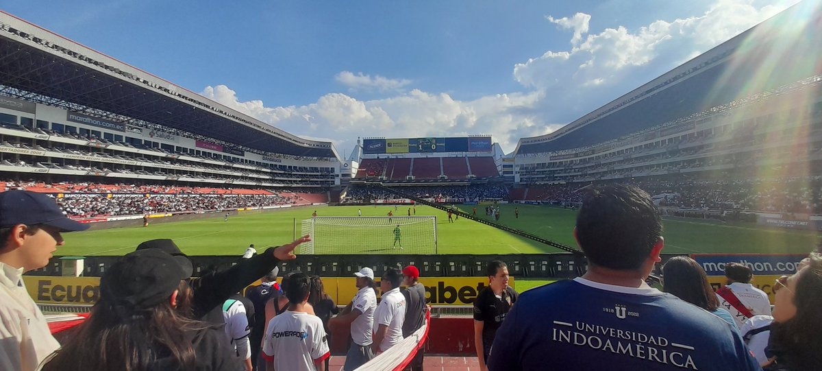 Chk593's tweet image. Futbol Sexo hoy en el #RodrigoPazDelgado ♥️
agUante #LDU
agUante el Albo!

⚪🔴💪