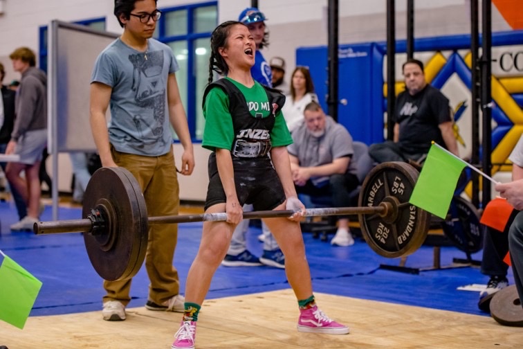 One of the hardest year I’ve had in powerlifting. I wanted to quit, but I’m soo thankful for my team that helped me and the people around me. Thank you all❤️
 With that being said, I’m going to regionals my senior year!💚🖤🦊 Goo Foxes!