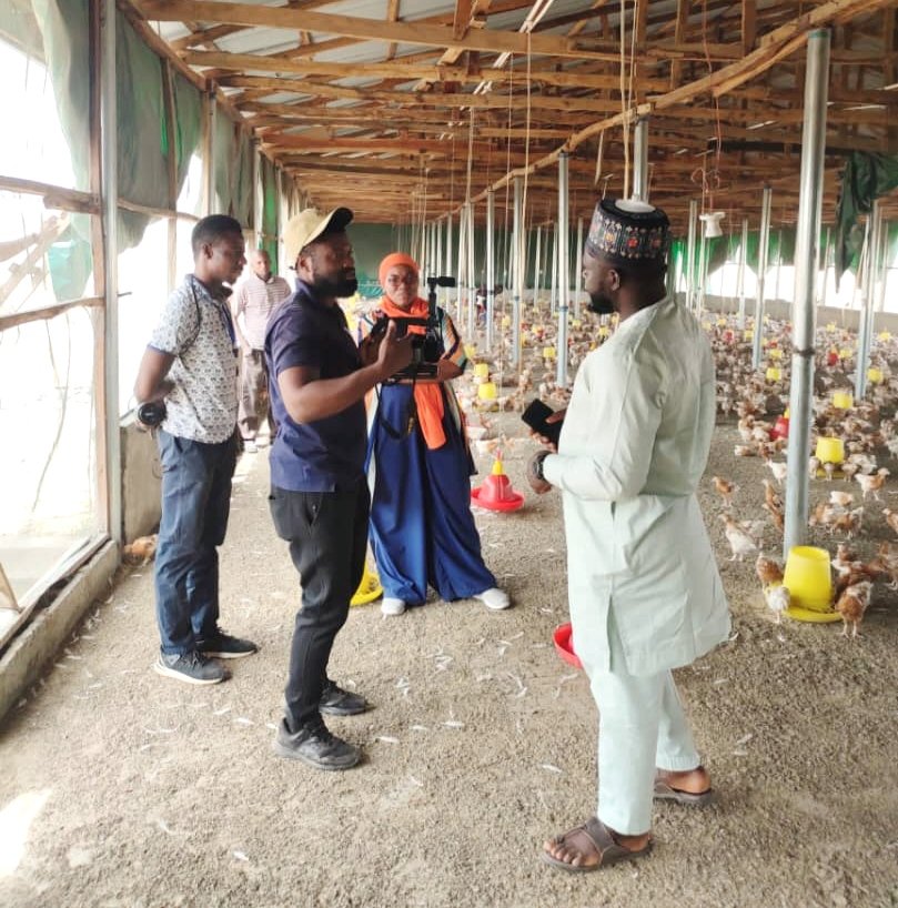 MusaWesfat's tweet photo. During #farmalert e-record book App test running and Media Chat with FARM ALERT at Alee-Aqee Farms in Abuja... https://t.co/LOEQBSI311
