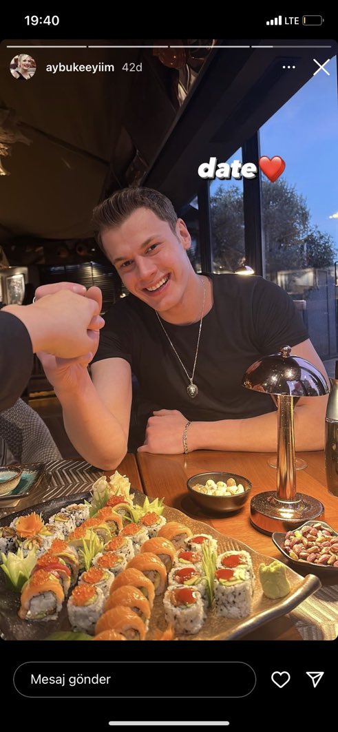 ilk gunden beri aysed dedigim icin kendimden özür diliyorum ilk gunden beri aysedin arkasinda böyle ✋🏻durdugum icin kendimden özür diliyorum