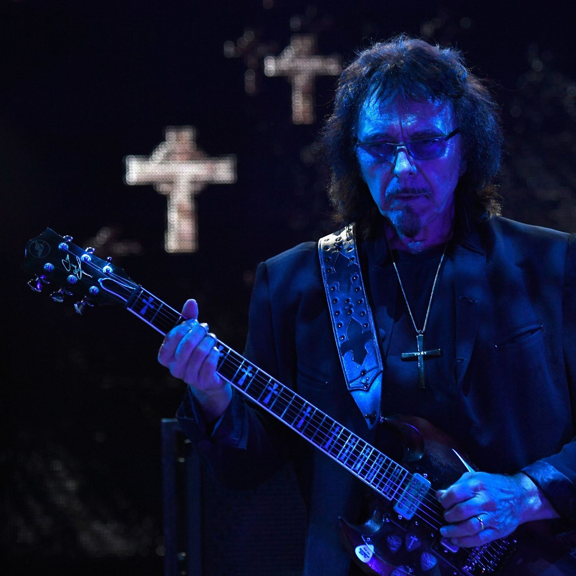 Happy birthday and hats off to the godfather of heavy metal, Sir Tony Iommi. Legend     