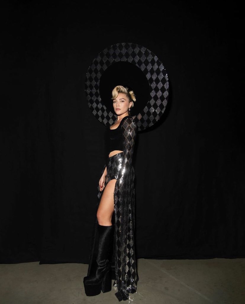 777COUTURE's tweet photo. florence pugh. https://t.co/6jgV2X7cRk