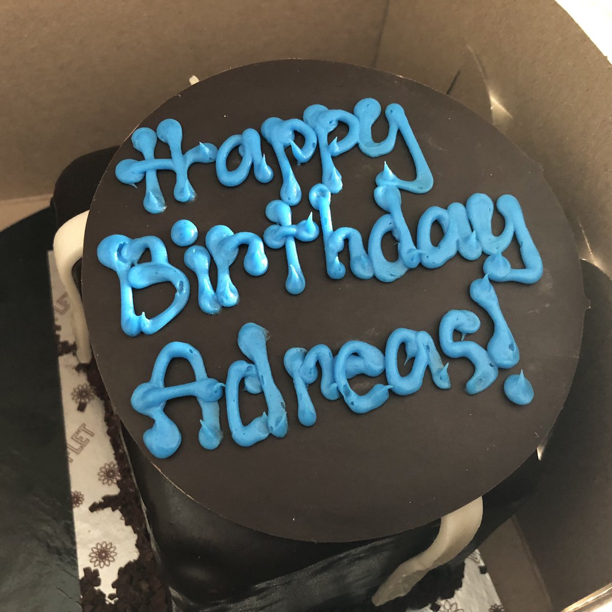 👩‍🍳: What would you like written on it?
👩🏻: “Happy birthday Andreas”. 
👩‍🍳:  Sorry, Happy Birthday Who?
👩🏻: Andreas. Like Andrea, but with an ‘S’ at the end.
👩‍🍳: Can you spell that please? I’ll write it down so I get it right.