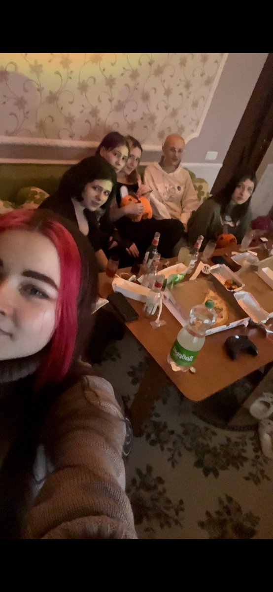 alice_riddell_'s tweet photo. Собрание тюбиков (и одного ковшика) https://t.co/UX9G2rGSV0