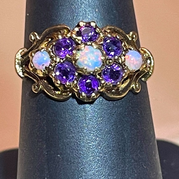radiance1992's tweet photo. So good I had to share! Check out all the items I'm loving on @Poshmarkapp #poshmark #fashion #style #shopmycloset #unknown #gemharmony: https://t.co/9jJcLgE6Sk https://t.co/hCKwtQs8tp