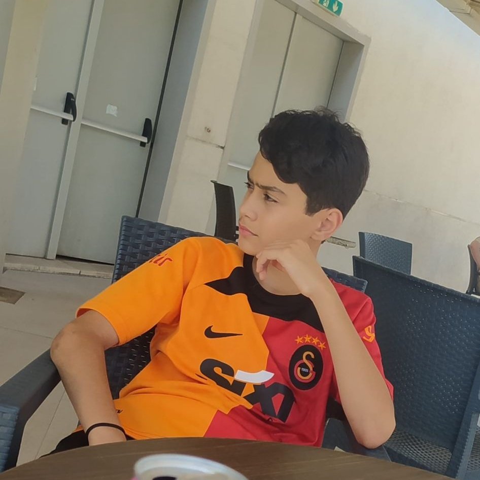 doganayyelcii's tweet photo. Deprem gecesi, yeğenimin ablamla son konuşması.

Çok sevdiğin Galatasaray şampiyon olacak, sen de gökyüzünden izleyeceksin aslanım.

Seni çok seviyorum, çok özlüyorum. https://t.co/8Sqa9VhXIh