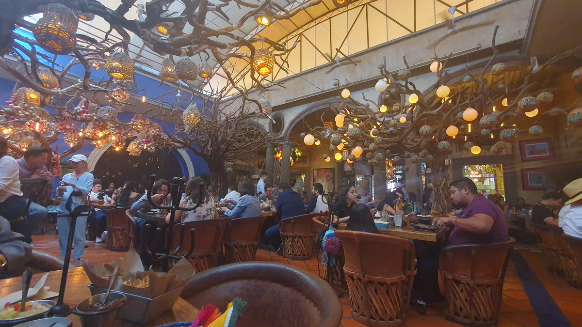 tlaquepaque's tweet photo. Este lugar se recomienda solo. Adivinen https://t.co/H0bgCwLw9W