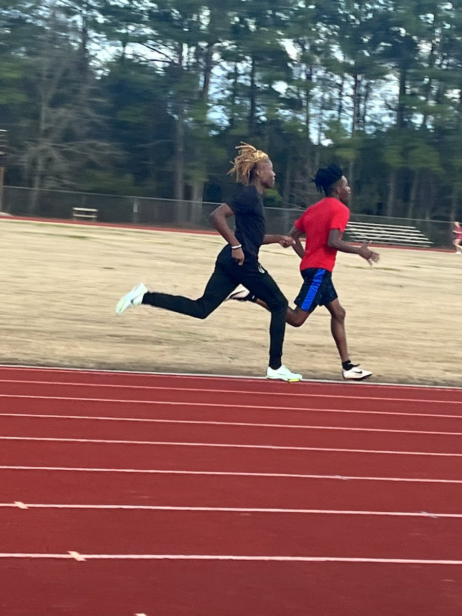 ECHSxctf's tweet photo. @jeremiahc_ @WDC_Kari The future is bright for this dominant track duo! They both push each other hard each day at practice to get faster and faster and both put out a show in our 4x1/4x2 Relays🔥‼️ Keep an eye out for these two future track stars💫👀 https://t.co/XFsAtVbOnx