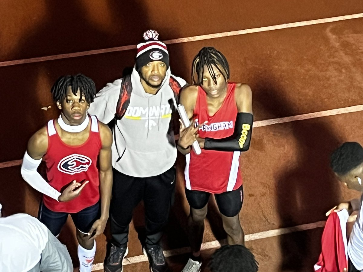 ECHSxctf's tweet photo. @jeremiahc_ @WDC_Kari The future is bright for this dominant track duo! They both push each other hard each day at practice to get faster and faster and both put out a show in our 4x1/4x2 Relays🔥‼️ Keep an eye out for these two future track stars💫👀 https://t.co/XFsAtVbOnx