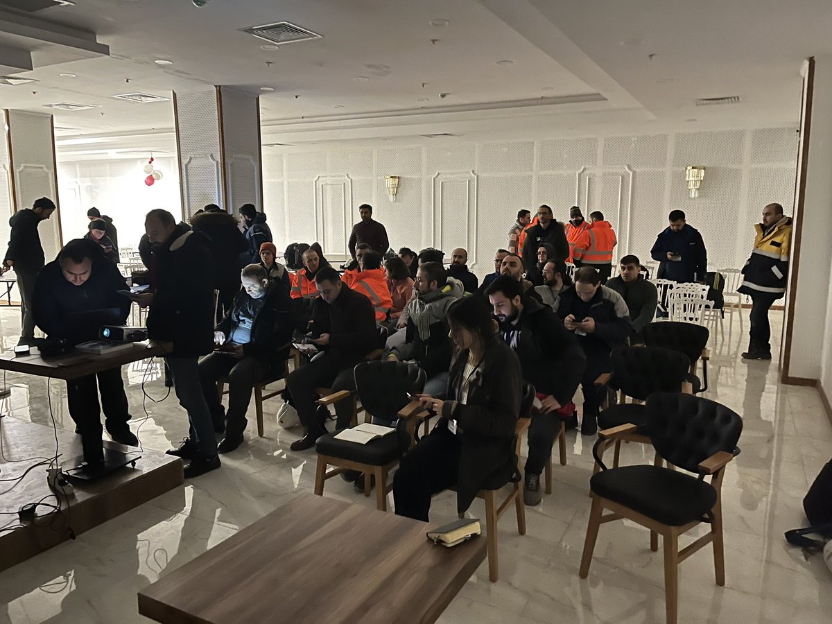İTÜ ve TDV koordinasyonu ile 50 kişilik gönüllü ekip ile 2000’e yakın kamu binası için yapılan hasar tespit çalışması 9-17 Şubat arasında tamamlandı. Zor koşullarda büyük özveri ile çalışmaya katkı sağlayan tüm arkadaşlarımıza ve destek veren kurumlara çok teşekkürler.