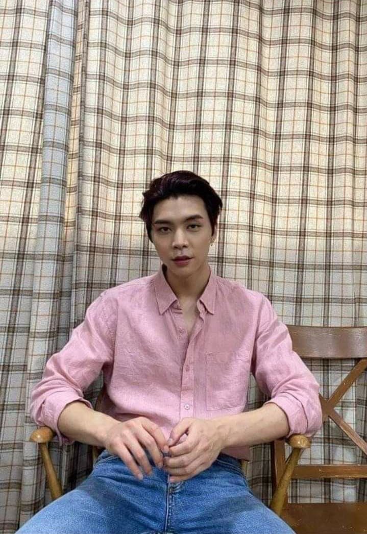 elyyoungho's tweet image. pandiwa. panlapi. panghalip. simuno at panaguri. tatalakayin natin 'yan, ako ang inyong maestro sa Filipino.

#ElysianHigh
#FirstWeekLongEvent