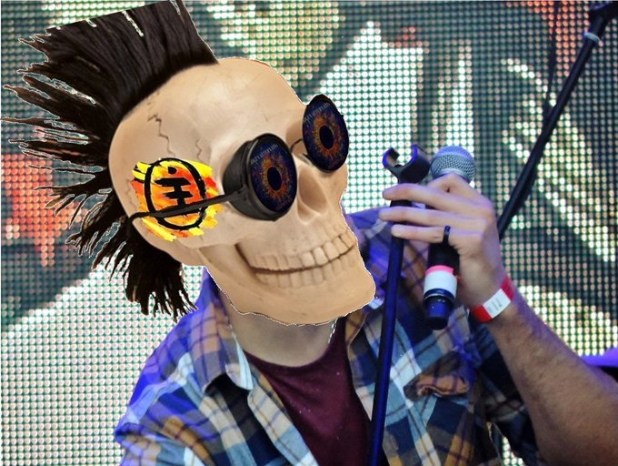 Alternativooos! ¿Cual es la foto mas vieja que les permite ver twitter en sus cuentas? La nuestra esta del 27 de julio de 2019!!! Que momentooo!