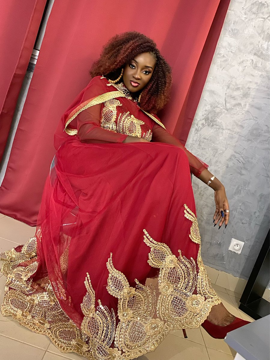 AdjafatouFall1's tweet photo. Louy niaww🤷🏾‍♀️🤣? #senegalaise https://t.co/BO8eeMuyms