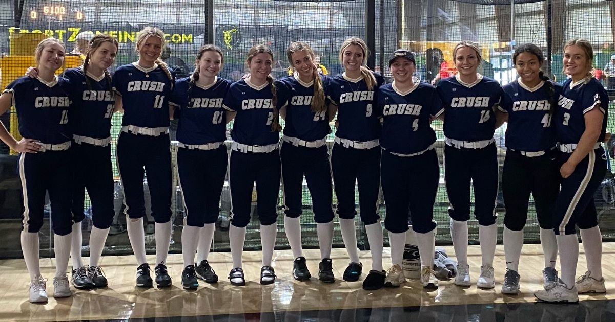 The smiles say it all! Crush go 4-0 to wrap up a hectic and super fun offseason of practice, camps, and college visits. Pumped for HS season! ⚡️🥎  #crushint