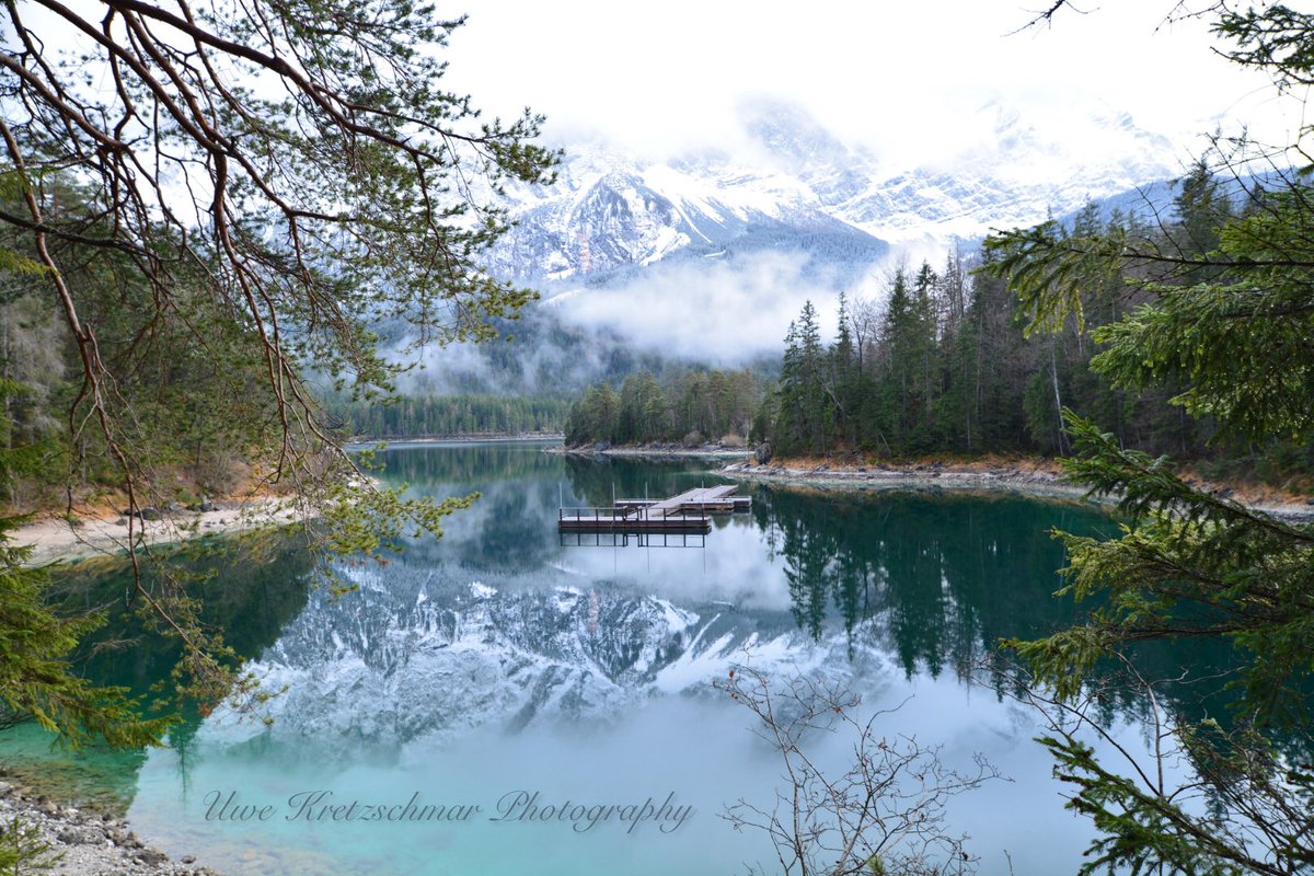 UweKretzschmar's tweet photo. #ThePhotoHour #Bergseen #Moutainlakes #Landscape #landscapephotography #Alpen #Alpenseen #Greinau #nikonphotography Blick über den #Eibsee zur #Zugspitze #Wettersteingebirge https://t.co/yTrE3AGqf8
