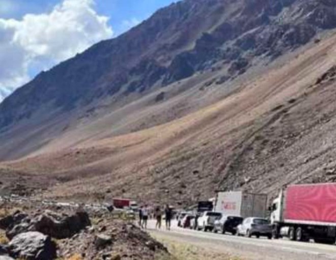 Mendoza: dos muertos por choque frontal entre un camión y una moto