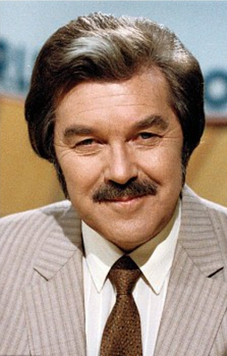 Eamonn Holmes OBE tweet media