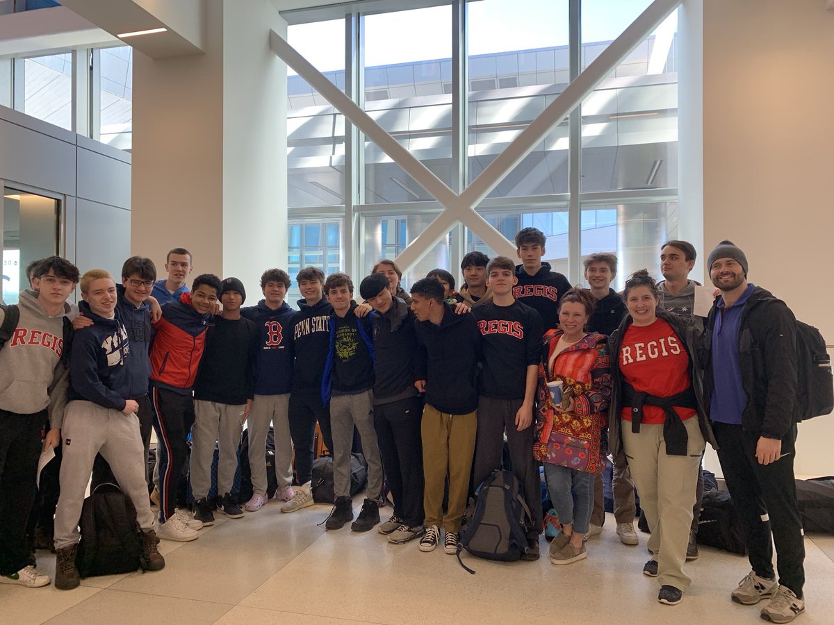 Regis_Service's tweet photo. The @RegisHighSchool heading to Jamaica and @MustardSeedComm! Our flight was delayed but we made it! https://t.co/nnFT4UA2YI