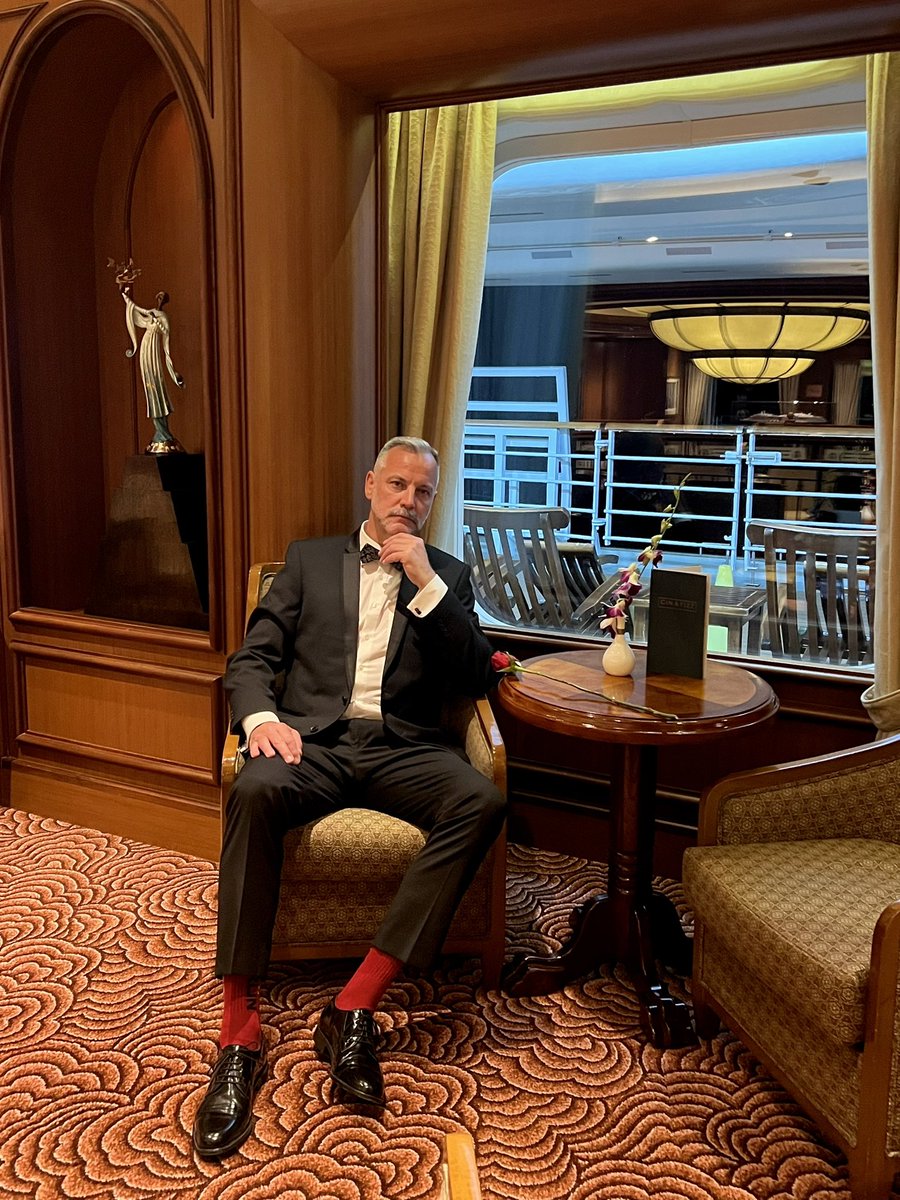 steelcollarbln's tweet photo. Even if on a cruise, there is no freedom at all 🫣
#chastity #suit #leather https://t.co/NiJBVDhJeP