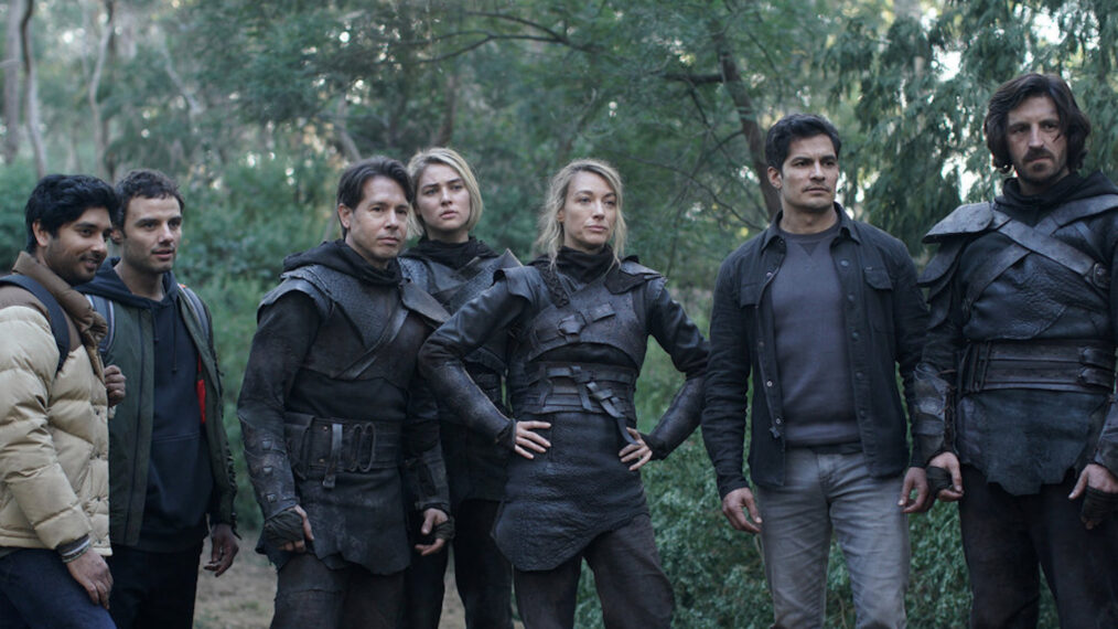 Pikerias's tweet photo. Gracias @UniversalTVLA maratón #LaBrea Temporada No.1. Es una increíble historia al estilo #LostFox que incluso es mencionada en el guión. Por internet imágenes y noticias tiene 2da Temporada y le dan una 3era. Veo que tendrán emociones y el rescate 10.000 AC #Hollywood. https://t.co/Wf5zgOzhlh