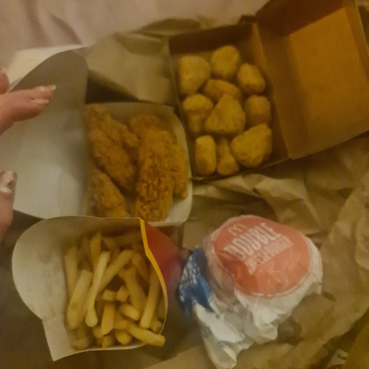 GemmaWare's tweet photo. @UberEats absolute shambles. Received someone elses order from McDonalds and keep getting the stock response from support saying it's not eligible for a refund despite providing my receipt and evidence. Just ripping people off now are you? https://t.co/thNyfjz546
