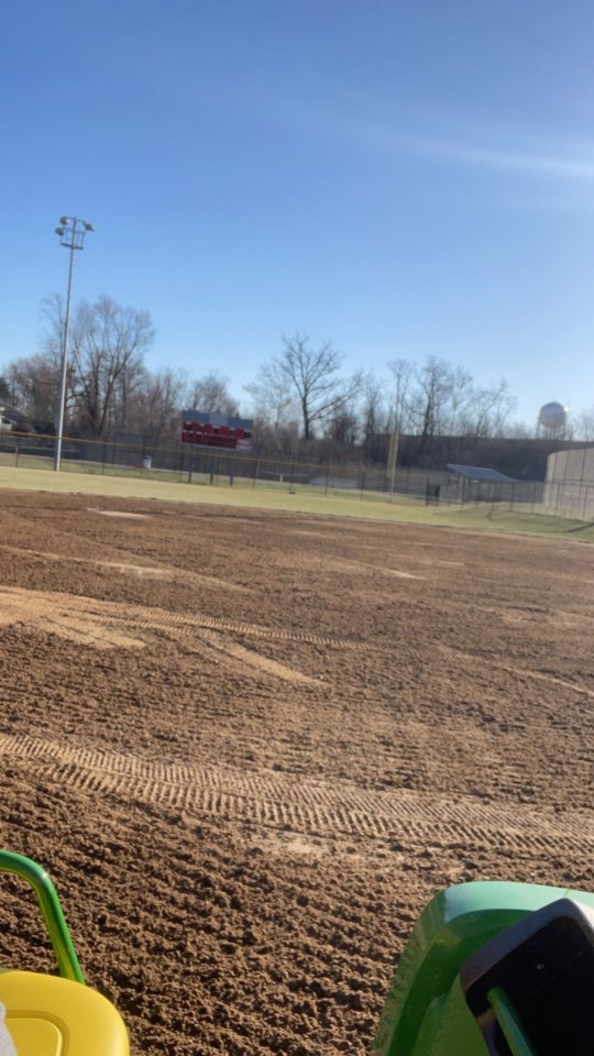 ozzyosborne25's tweet photo. Lookin’ like a cleats day tomorrow for official day one of practice. Taking advantage of early field time when we can! #practiceday1 #letsgo #sunshine #diamondgirls https://t.co/CtklMe3bZo