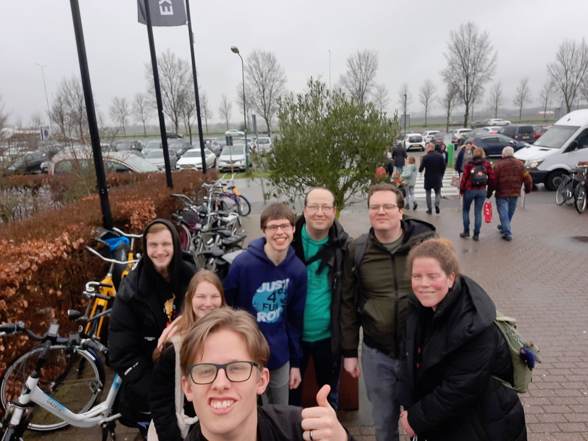 Just4FunRoy's tweet photo. Het was een super leuke dag we zijn naar pokemonkelworld geweest 🤍🔥#pokemonkelworld #twitchstreamer #TwitchAffliate #communitymeeting #fntc_member #houten #expohouten #contentcreator #meeting https://t.co/2FIFzgAbmR