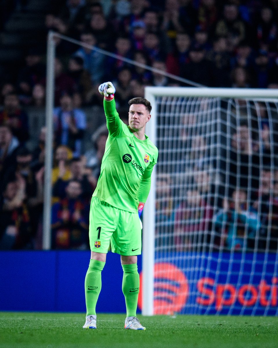 InvictosSomos's tweet photo. ¿Cómo vas a llevar ¡¡17 ARCOS INVICTOS!! en 22 partidos disputados en la presente Liga? Es demencial lo que está haciendo Marc-André ter Stegen con el FC Barcelona en la presente temporada. Sí, la defensiva mejoró muchísimo, pero estos números no serían posible sin MATS. VOLVIÓ. https://t.co/XkHnbMy9FE