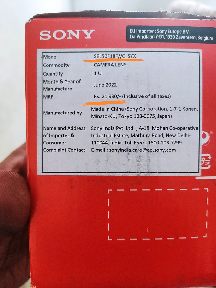 dgundimeda's tweet photo. I was cheated by #flipkart #retailnet
I ordered SONY SELP18105G lens worth ₹41,400 & I recieved SONY SEL50F18F Lens worth ₹21990. They arnt taking return/replace. They put the SELP18105G sticker on SEL50F18F box & sent it.
@Flipkart @flipkartsupport @Sony @jagograhakjago https://t.co/8NSAwa0ZBQ
