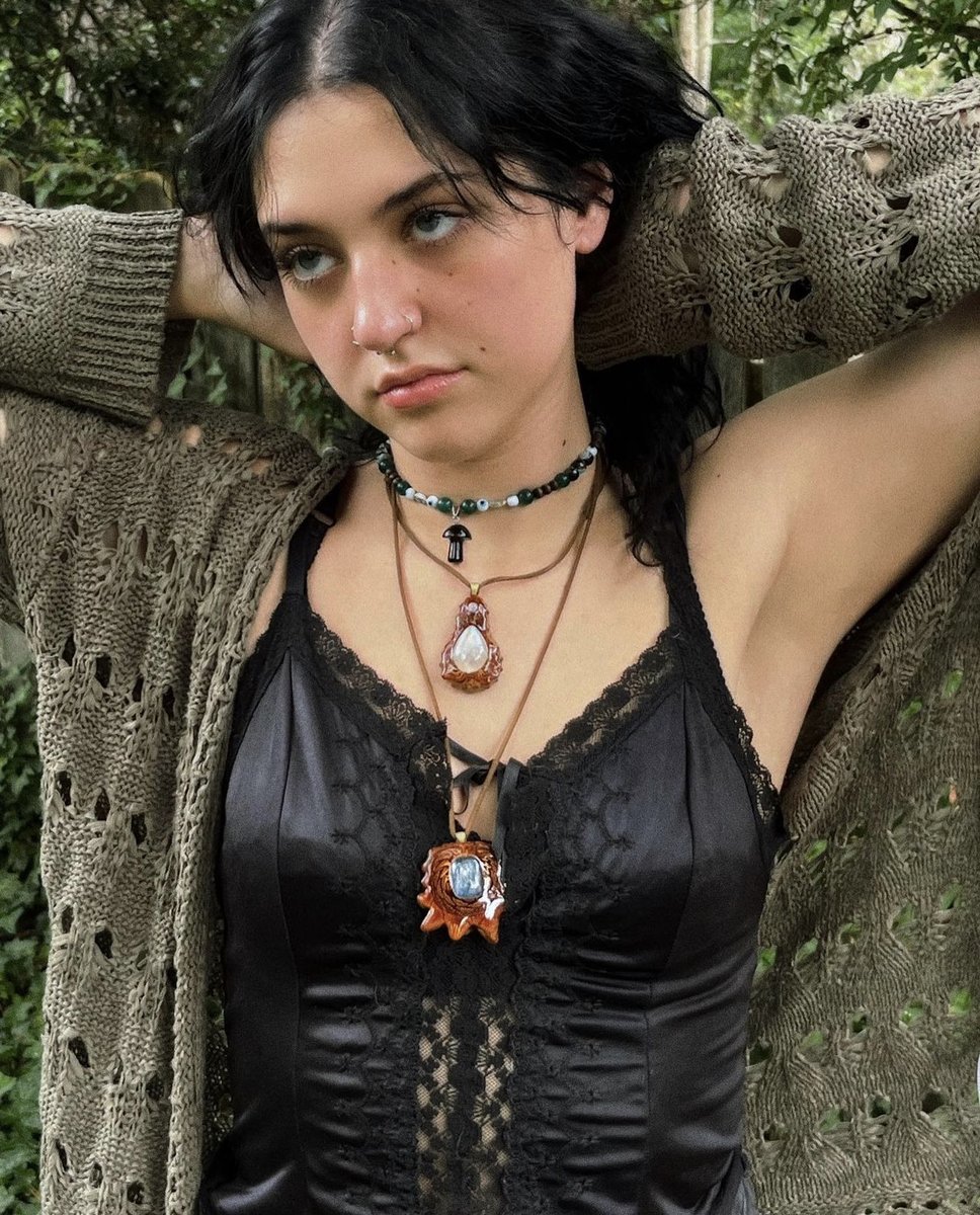 💙🍄🌙 @ev4ng3l1ne
-

-

-

-

-
#thirdeyepinecones #thirdeyepinecone #festivalvibes #festivalfashion #festivallook #summerfestival #musicfestivals #naturemade #veganjewelry #madeinusajewelry #pinecone #pineconependant #pineconenecklace #pineconejewelry #butterflyjewelry #sacredg