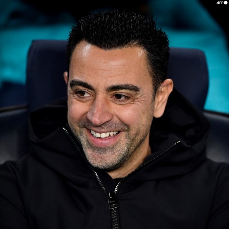 InvictosSomos's tweet photo. FC Barcelona en 2023:

▪ Llevan 12 triunfos y 1 empate en 13 partidos.
▪ Líderes de la Liga con ventaja de 8 puntos respecto al Real Madrid.
▪ Campeones de la Supercopa venciendo al Real Madrid.
▪ Semifinalistas de la Copa del Rey.

LA XAVINETA SONRÍE. https://t.co/EkgKar67sd