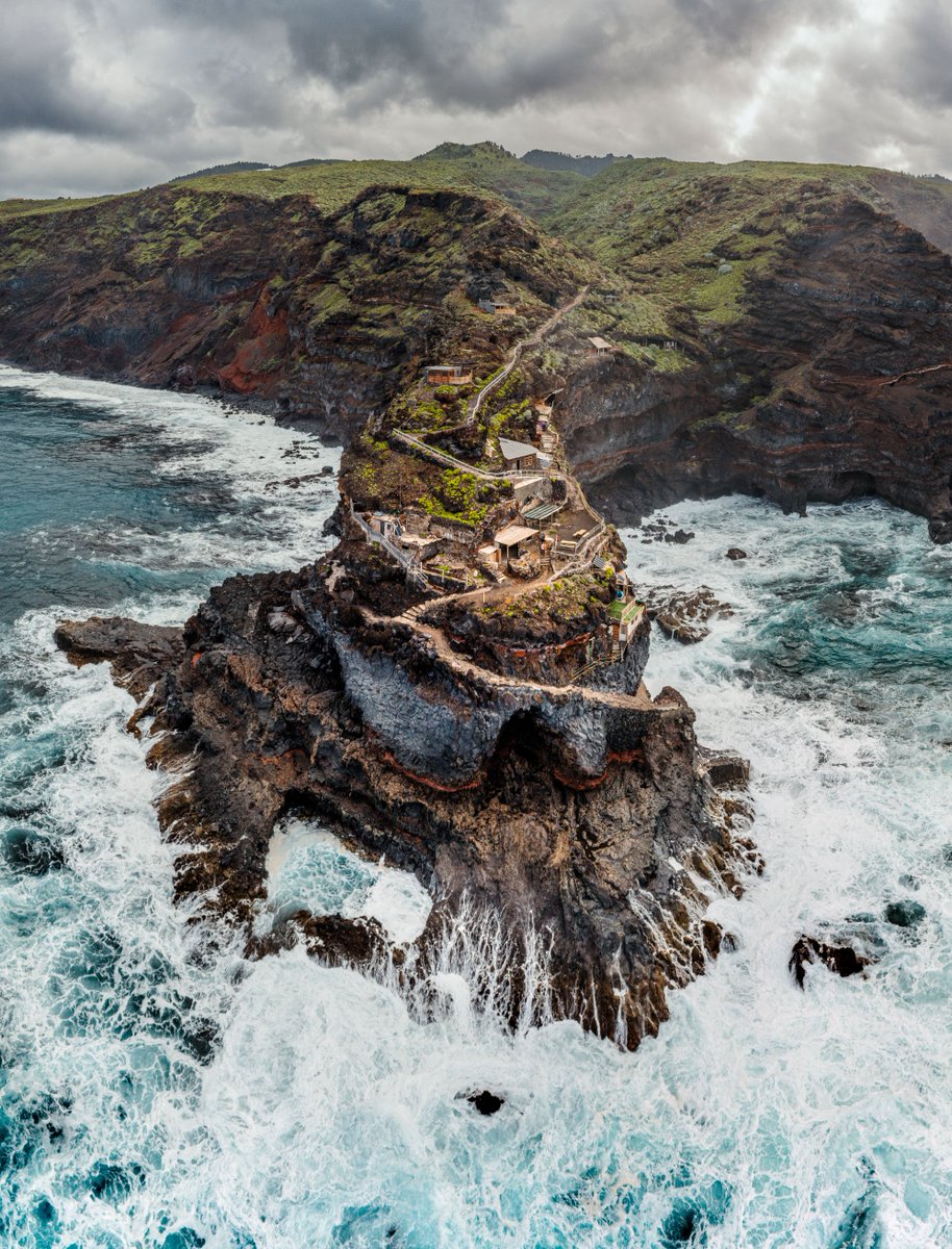 rubenearth's tweet photo. En este video os enseño donde hicimos esta foto > Espero que os guste! #lapalma #islascanarias #vanlife #fotografia #paisajes 

https://t.co/rDa7XRf6yJ https://t.co/VSNE8zzUYO