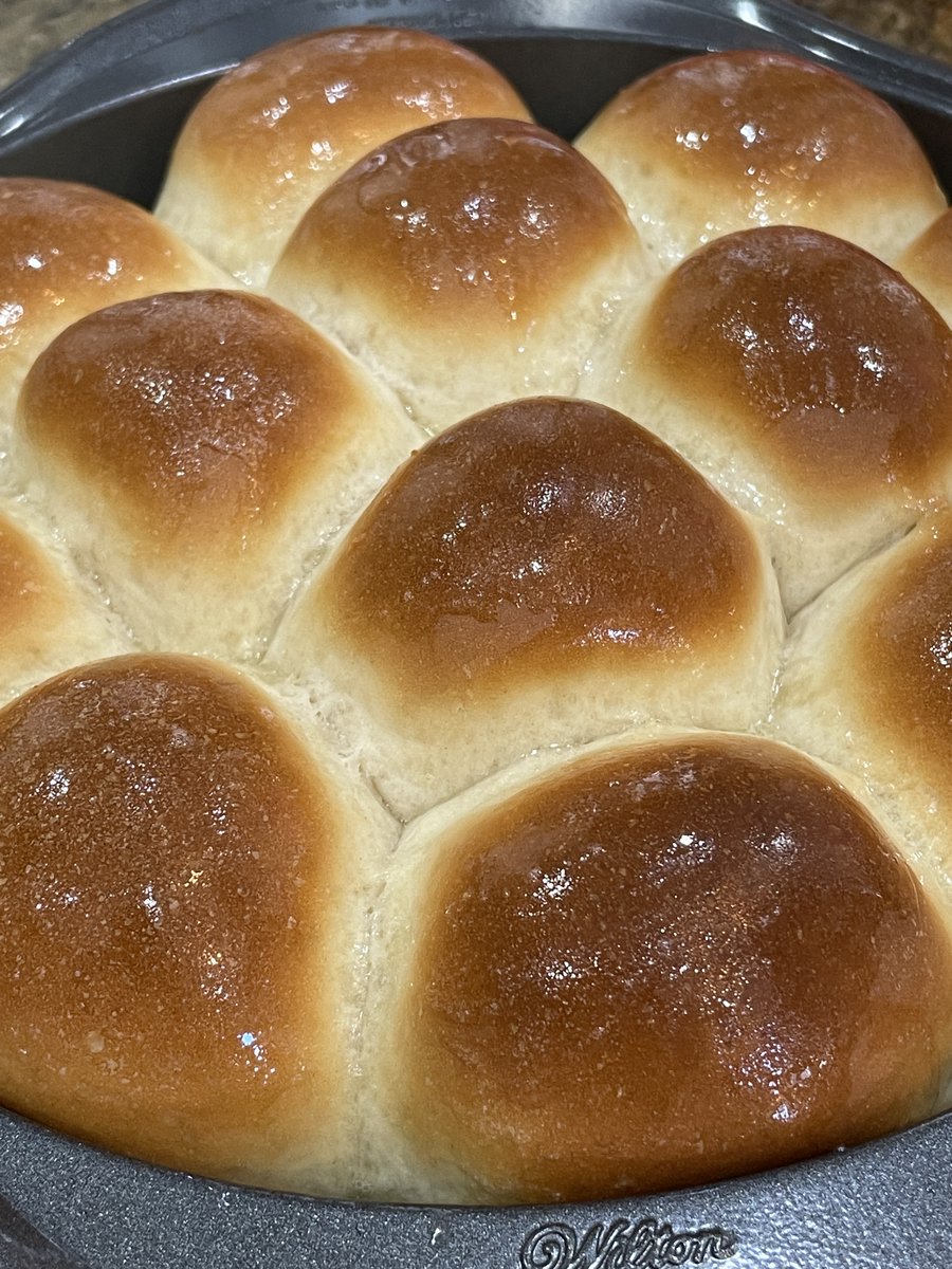 usujason's tweet photo. In today's #KitchenZen adventures, i'm teaching my kids how to make classic dinner rolls. https://t.co/lF50fTESiA
