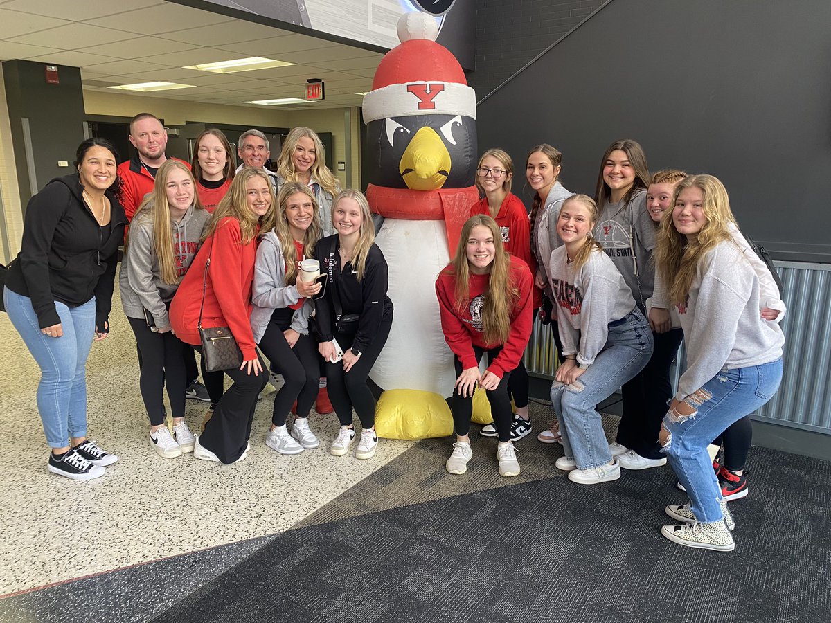 Great time supporting the Lady Penguin hoopers. ❤️🐧🏀