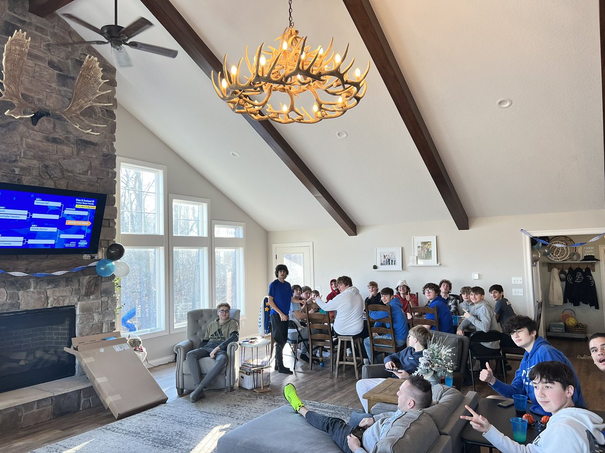 troybaer's tweet photo. @IHSAAtv  Northfield High School Watching Party https://t.co/luYV5gs3la
