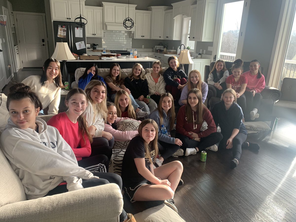 LHS Cheerleaders tweet media