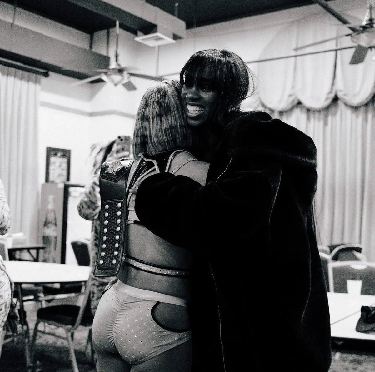 bnkstatement's tweet image. naomi looks rich asf😭