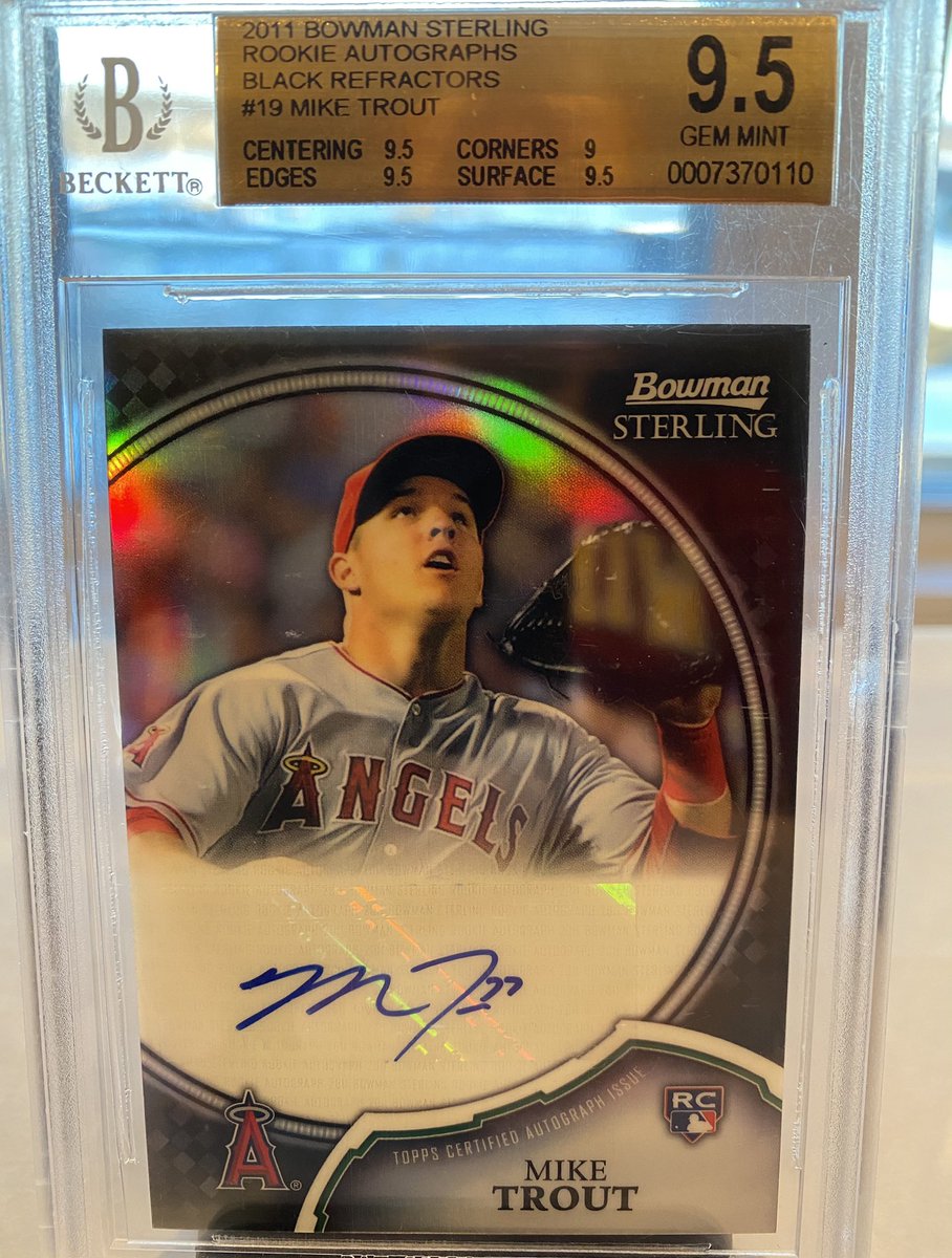 563cards's tweet photo. @shadyPinchaser3 @MikeTrout A few of my rare 🐟’s https://t.co/08plY6HGTd