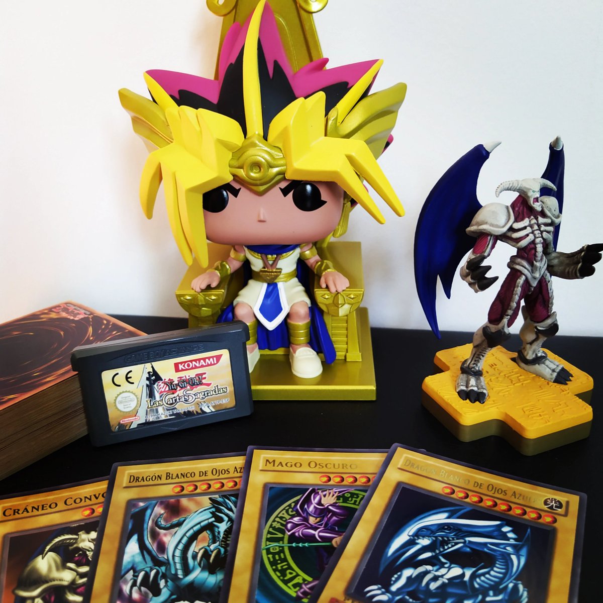el_guillotee's tweet photo. He aquí mi pequeño homenaje a este jueguito y a Yu-Gi-Oh! 🀄🎴😁
#yugioh #yugiohcards #yugiohcommunity #yugiohtcg #yugiohcollection #yugiohcollector #yugiohduellinks #gameboyadvance #retrogamespain #gaming #retrogaming #retrocollection #gameboy #konami #cards #collectioncards https://t.co/YFGwG3KxAv