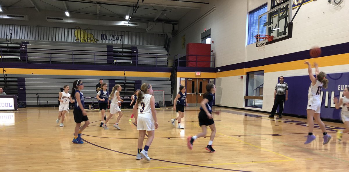 wildcatwmnhoops's tweet photo. A little 4th grade Wildcats - Falcons action for ya! https://t.co/6YIsVCoEnu