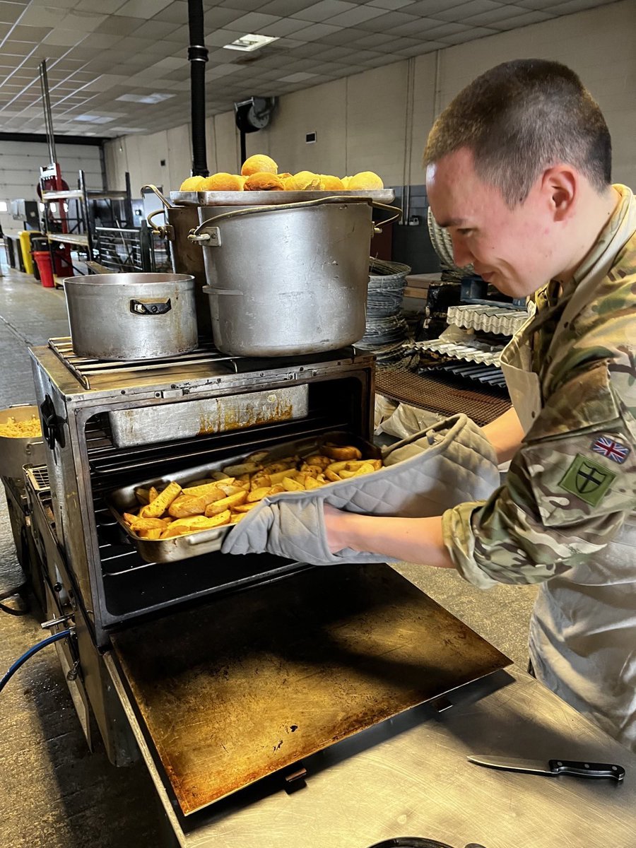 How have you spent your weekend? 🤔

Over the last few weekends reservists from 71 Engr Regt have been taking part in: 

🏗️ Plant Training 

🌉 Bridging 

🏋️‍♂️ Power Lifting 

⛰️ AT

Drop us a message and we’ll send you a virtual information pack about your nearest unit 📩