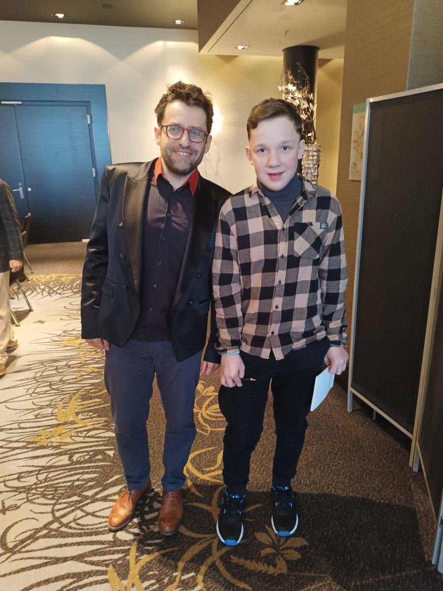 Tolle Trainingsmöglichkeit: Beim WR Chess Masters trifft Mykola echte Größen unseres Sports! Hier das Bild mit dem aktuellen Tabellenführer: