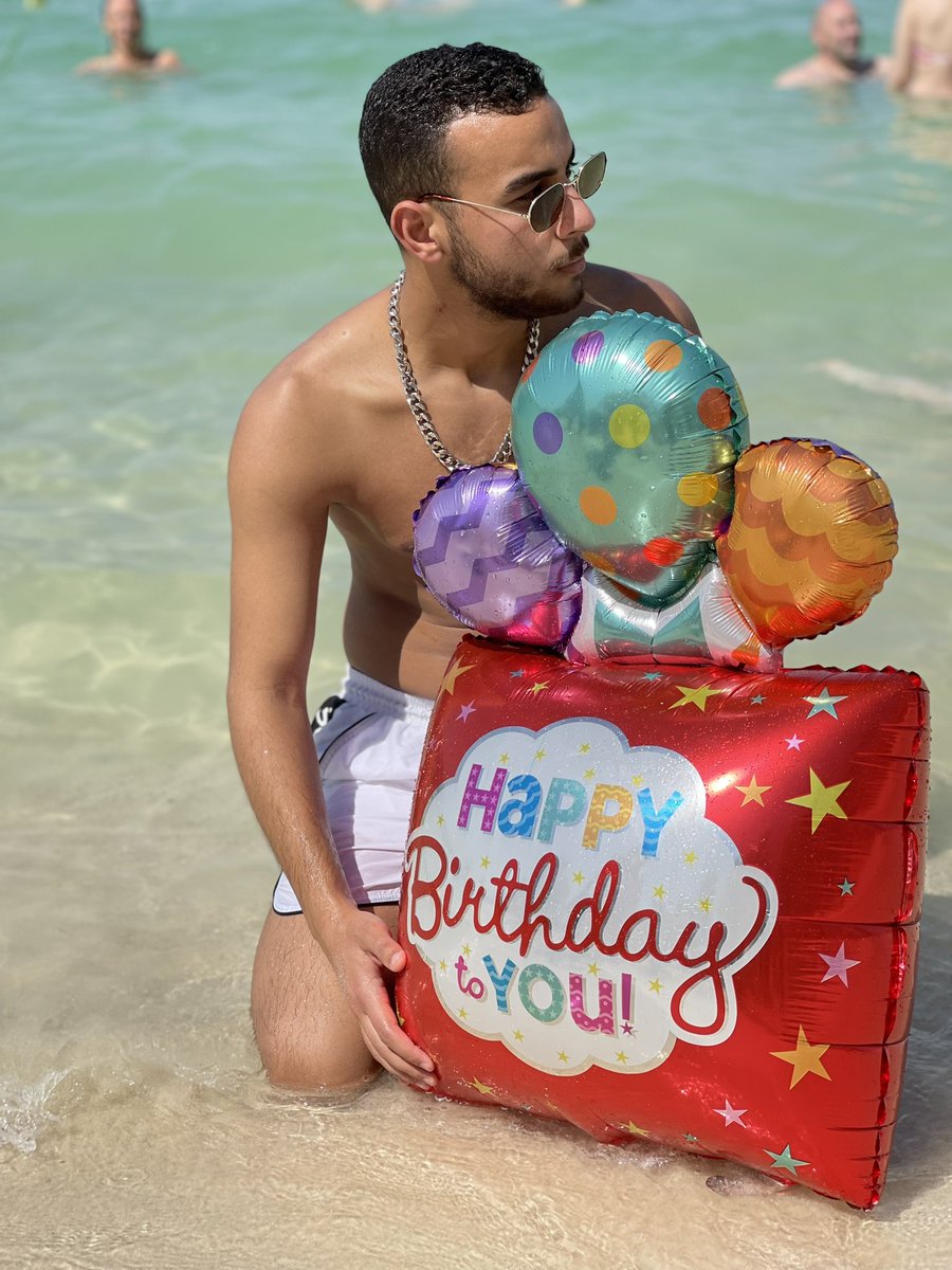 Mustafa_ashraf7's tweet photo. 23 سنه من كرم ربنا ♥️
الحمدلله سنة 2022 كانت من احلي السنين في حياتي وقدرت احقق فيها احلام كتير ♥️
حضرت كأس العالم للاندية 
حضرت كأس العالم للمنتخبات 
وصلت 300 الف متابع وقدرت اوصل لملايين الناس علي مستوي العالم 
زورت الحرم المكي وعملت عمرة ليا وعمرة لجدتي الله يرحمها ♥️♥️ https://t.co/LIZlbnbVfa