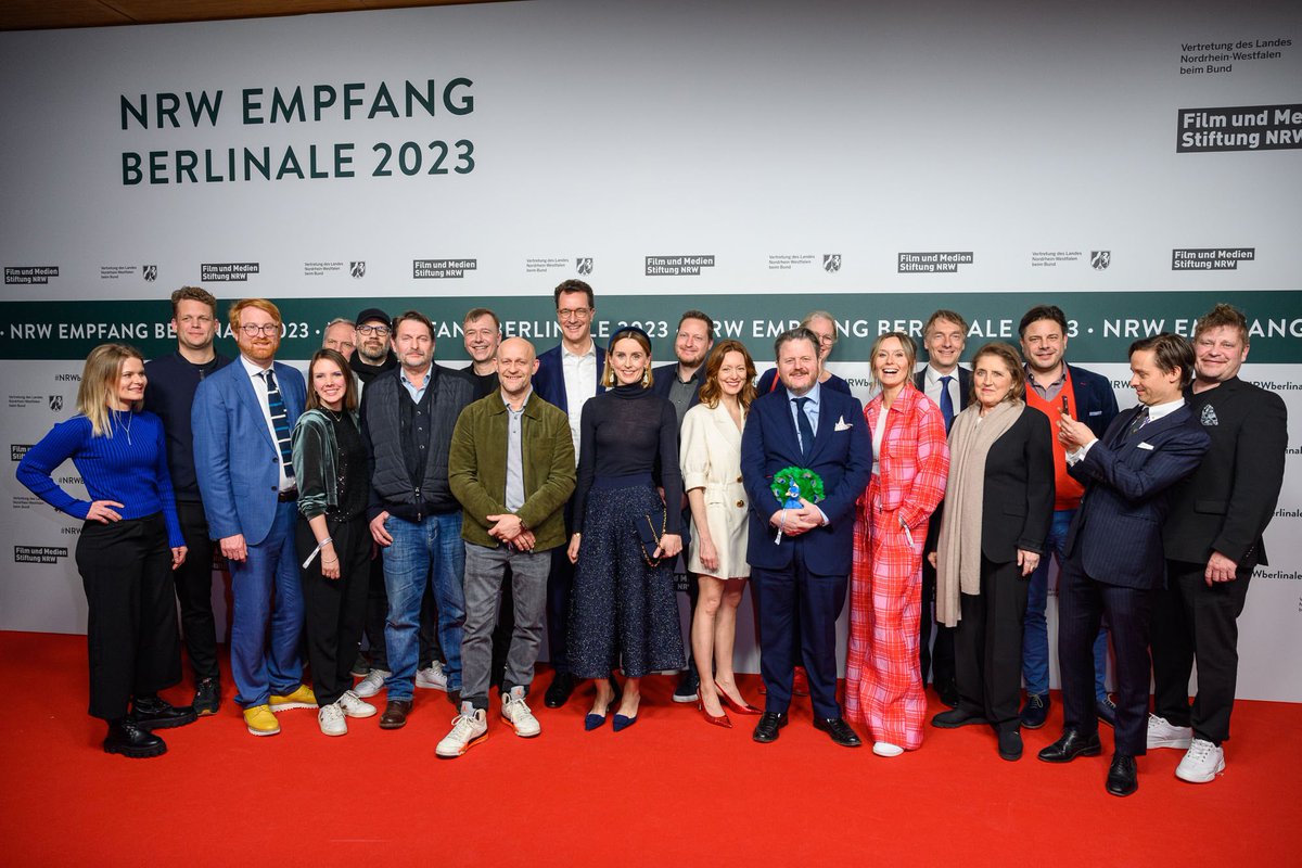 landnrw's tweet photo. Vorhang auf &amp; Bühne frei für den 20. #NRWberlinale-Empfang in der Landesvertretung Berlin. MP @HendrikWuest &amp; @filmedienrw empfangen über 1.000 Gäste. Insgesamt 15 Filme im Festival sind mit Unterstützung aus #NRW entstanden. 3 davon sind im Wettbewerb um den Goldenen Bären. https://t.co/ZN5nnsZsAR