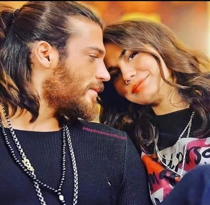 hope is very quiet but strong. In order not to go out, it only needs a small light that allows it to live.
🍓🍫❤️💞🤗
#CANEDEMETUNICAREALTA 
#CanYaman #DemetÖzdemir